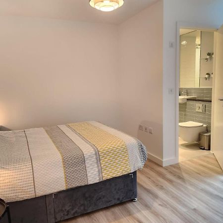 Lovely Luxury Apartment Near Luton Airport 801 Екстериор снимка