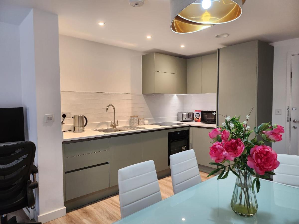Lovely Luxury Apartment Near Luton Airport 801 Екстериор снимка